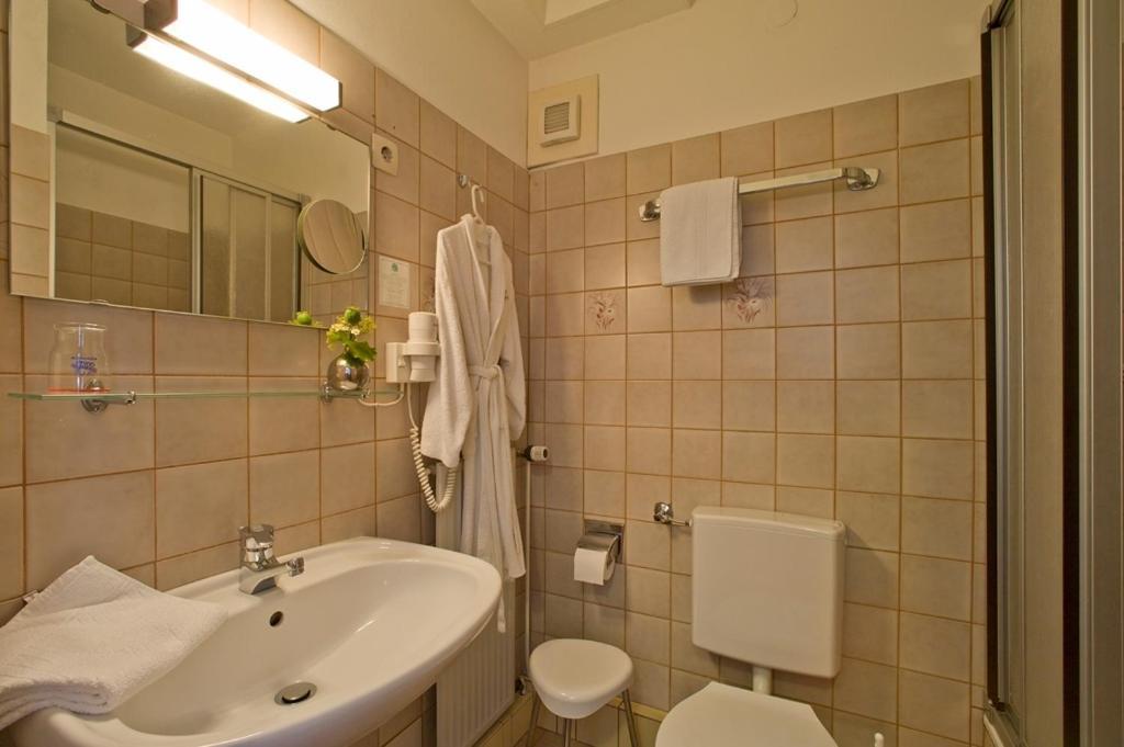 Landhotel Sauerlaender Hof Еслохе Стая снимка